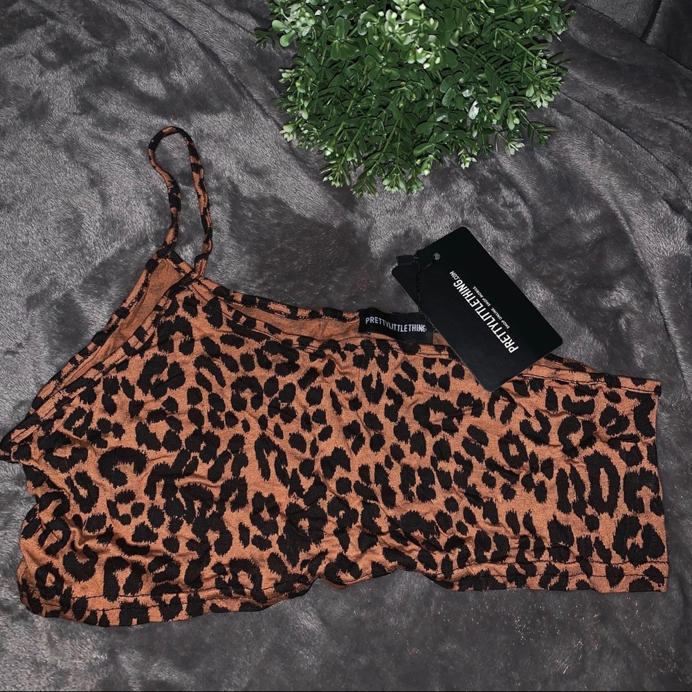 Prettylittlething Cropped top